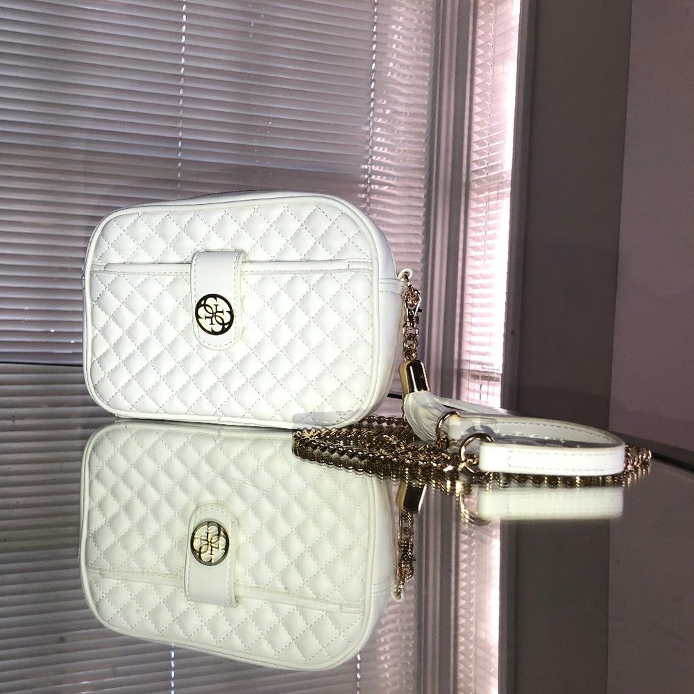 White Leather Guess bag with Gold Link Strap